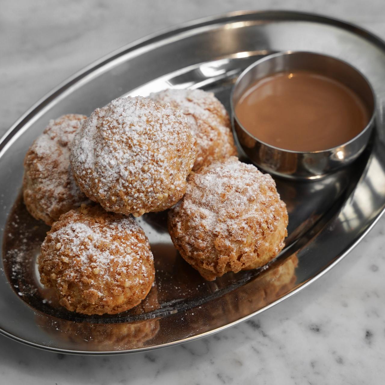 PROFITROLLS WITH VANILLA CREAM